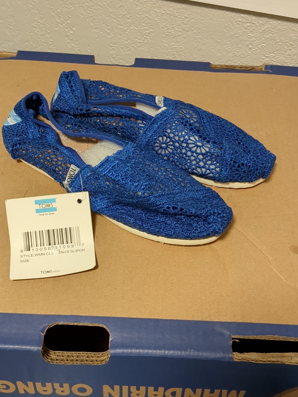 Blue TOMS size 6